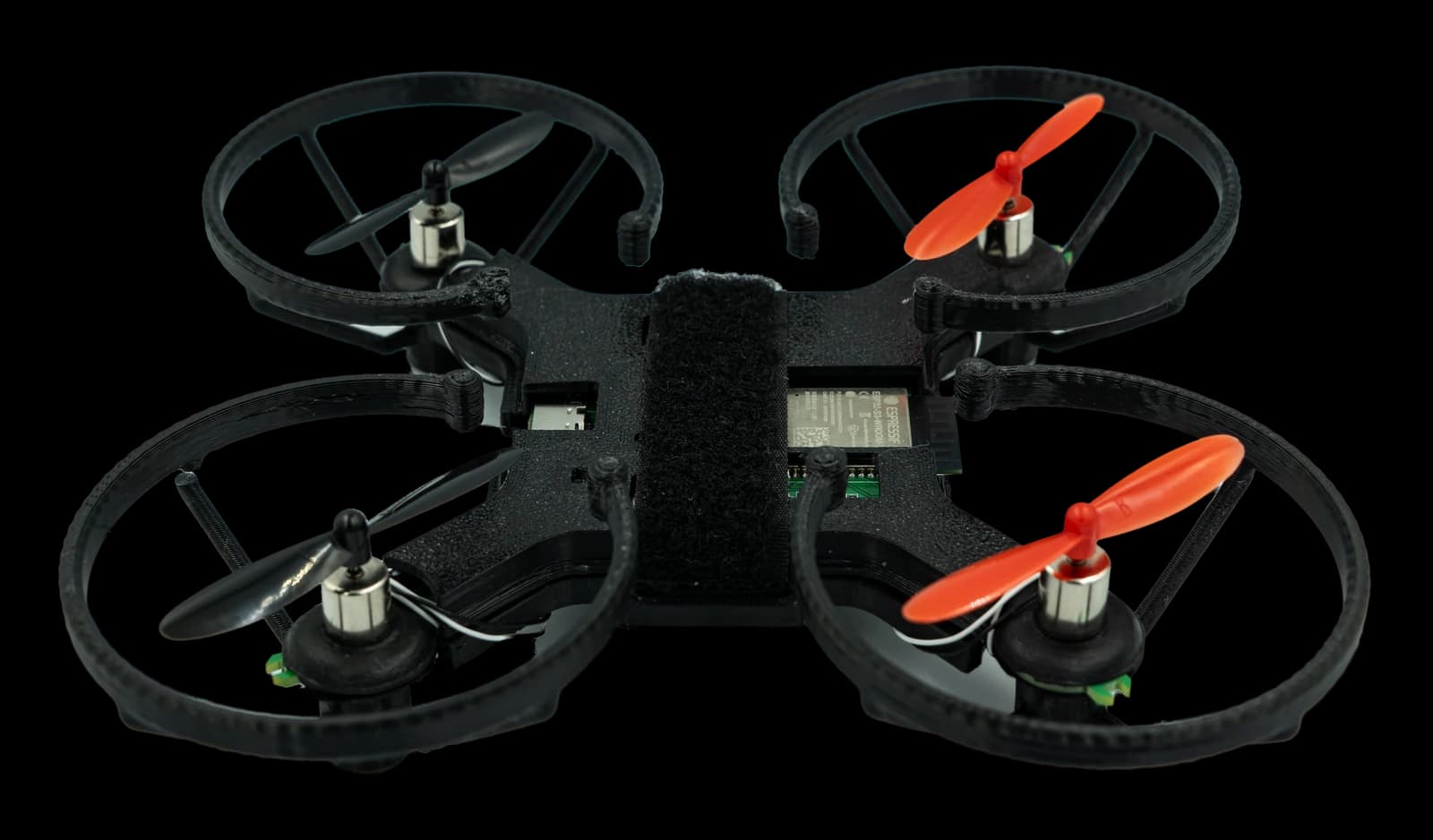 RobonHub CORE drone, koruma çemberli